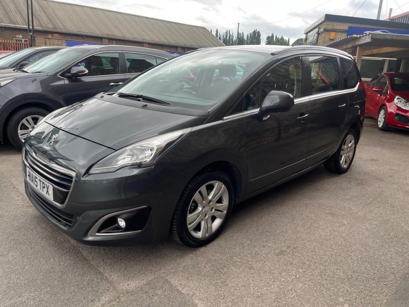 PEUGEOT 5008