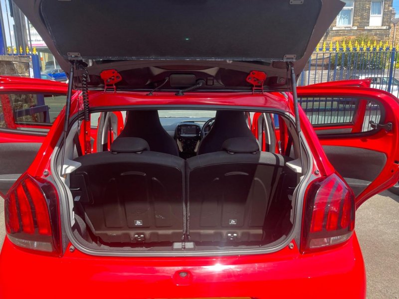 PEUGEOT 108